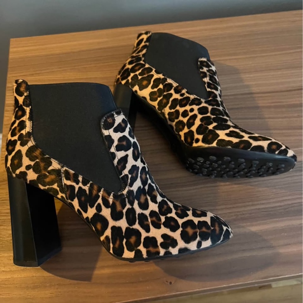 Tod's Leopard Print Block Heel Ankle Boot in Black and Brown - Picture 2 of 5
